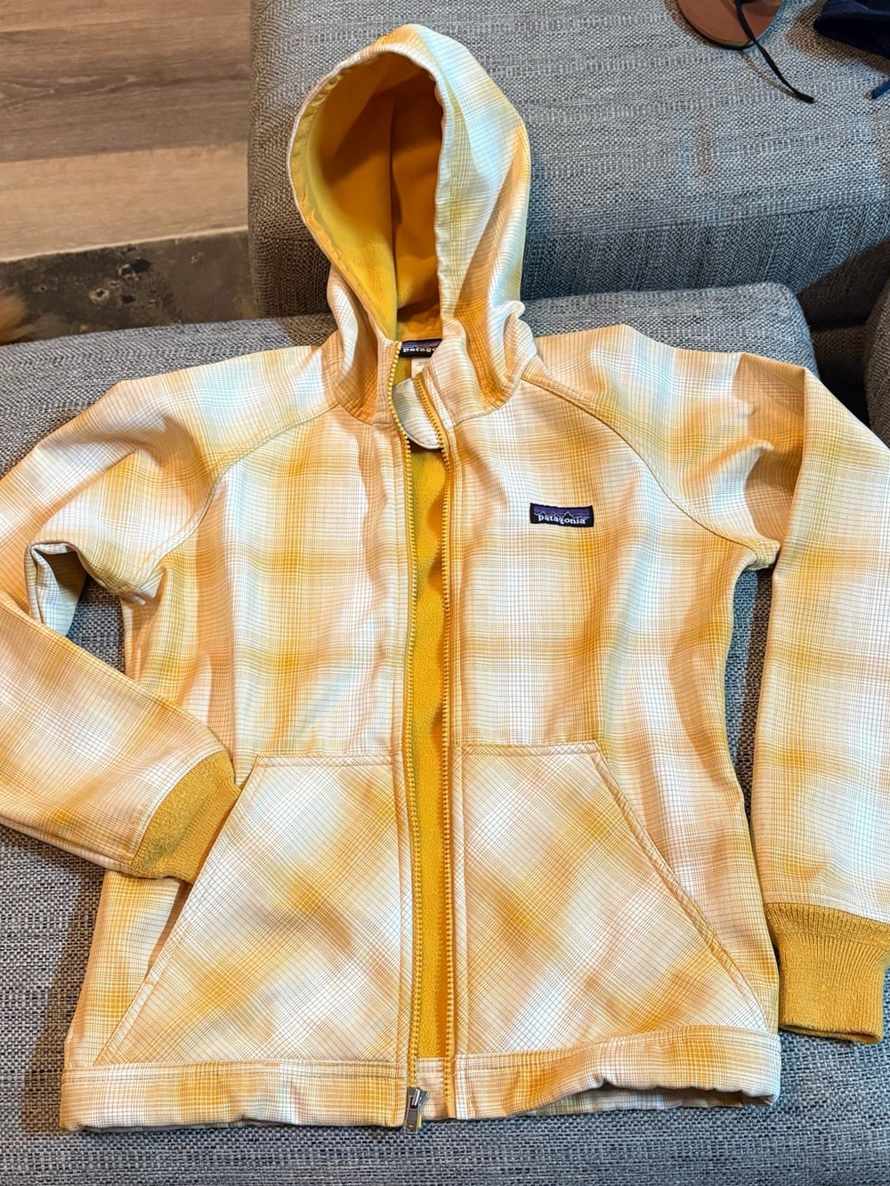 PATAGONIA JACKET WITH SOFT FLEECE LINING EXTRA SMALL RUNS BIG
